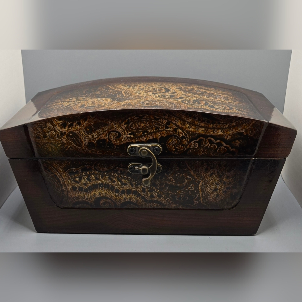 Wooden Storage Box with Paisley Print Design Measures 9" X 5" X 4.5"